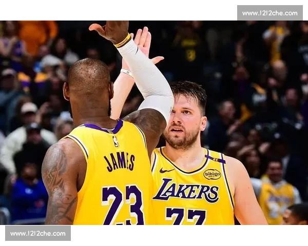 奥运会篮球赛激战正酣 聚焦全球顶尖篮球队伍争夺荣誉